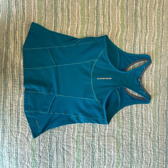 Nike Fitted Blue Sleeveless Tank Top - Picture 3 of 4